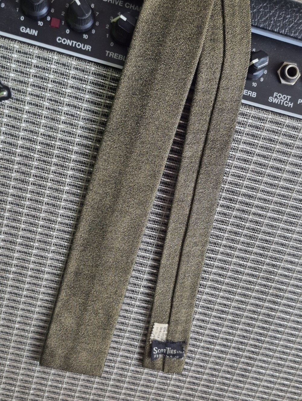 Vintage 50s Rockabilly Gold Square Tie